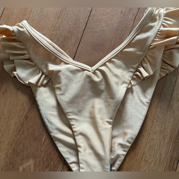 New* gold bikini - Picture 5 of 5